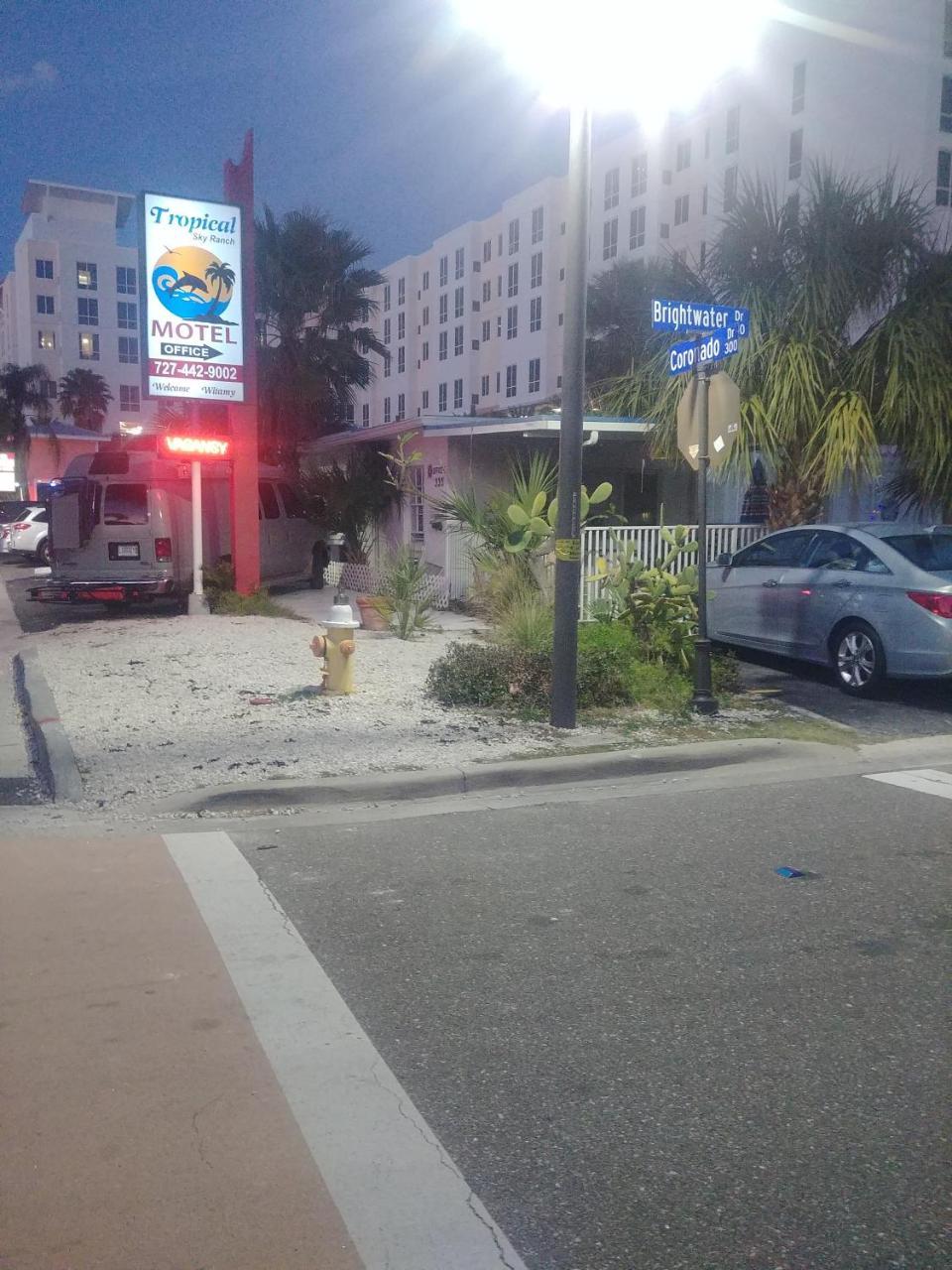 קלירווטר ביץ' Tropical Sky Ranch Motel מראה חיצוני תמונה